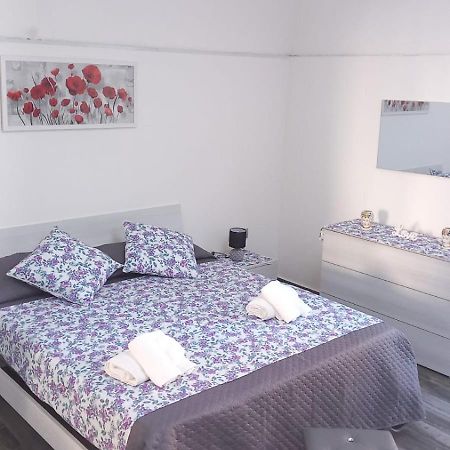 Il Castello Di Patty Apartment Катания Екстериор снимка